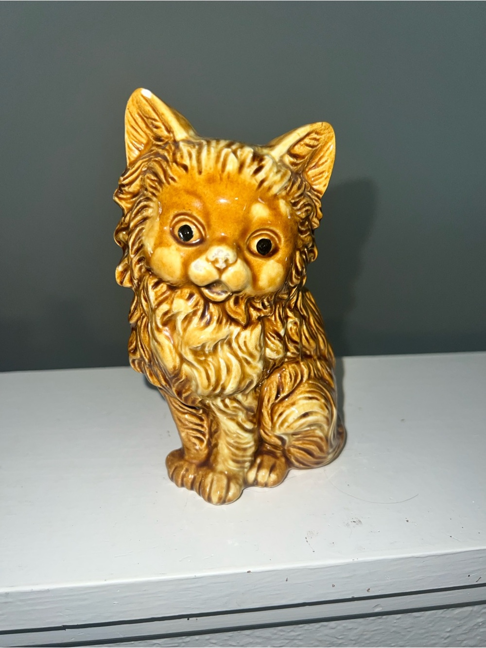Vintage Ceramic Cat Figurine in Warm Honey Brown